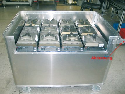 Spring-loaded base trolley for heavy load with cut side wall