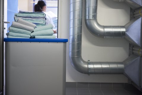 Federbodenwagen in der Wäscherei