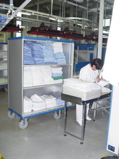 Cupboard trolley for clean linen