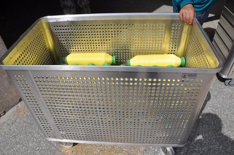 Yarn steaming trolley Yarn steaming trolley